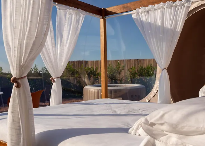 Роскошный шатер Namoon Bubble Glamping *